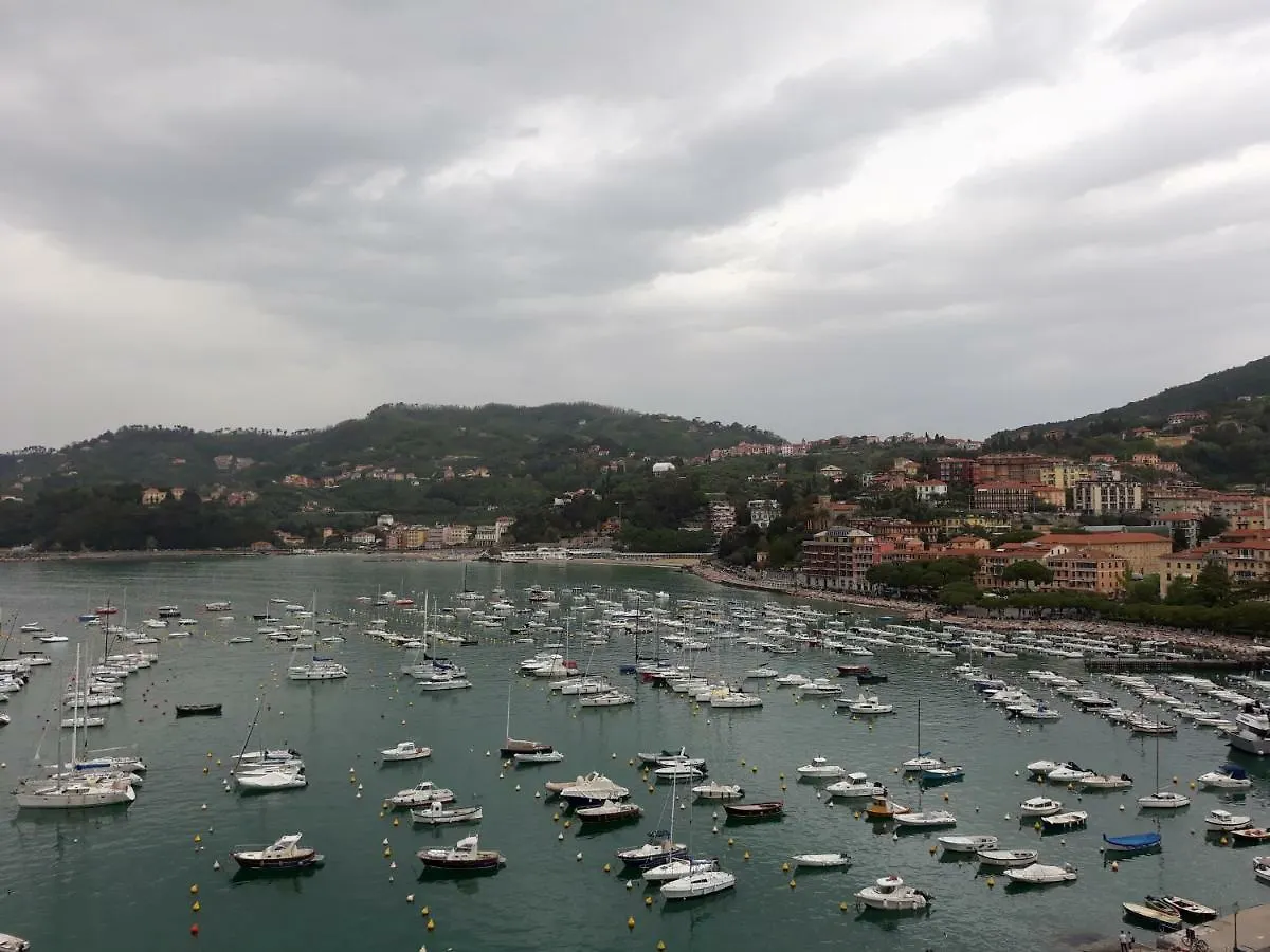 Appartamento Il Golfo Dei Poeti E 5 Terre A 2 Passi La Spezia 0*,  Italy